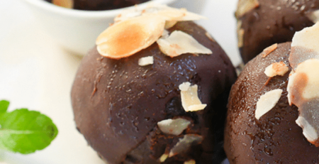 Czekoladowo-migdałowe kulki proteinowe