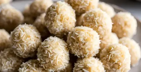 Bananowo-kokosowe kulki mocy