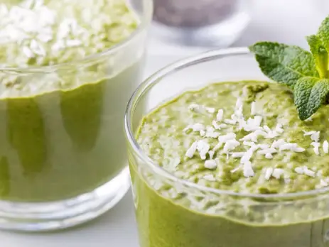 Koktajl z matcha i czerwoną fasolą