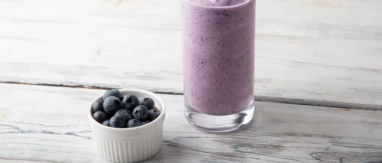 Borówkowy shake proteinowy